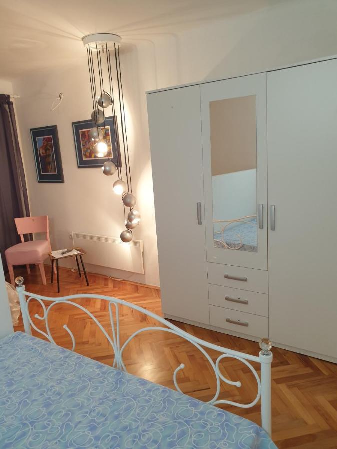 Apartman P-E Pula Dış mekan fotoğraf